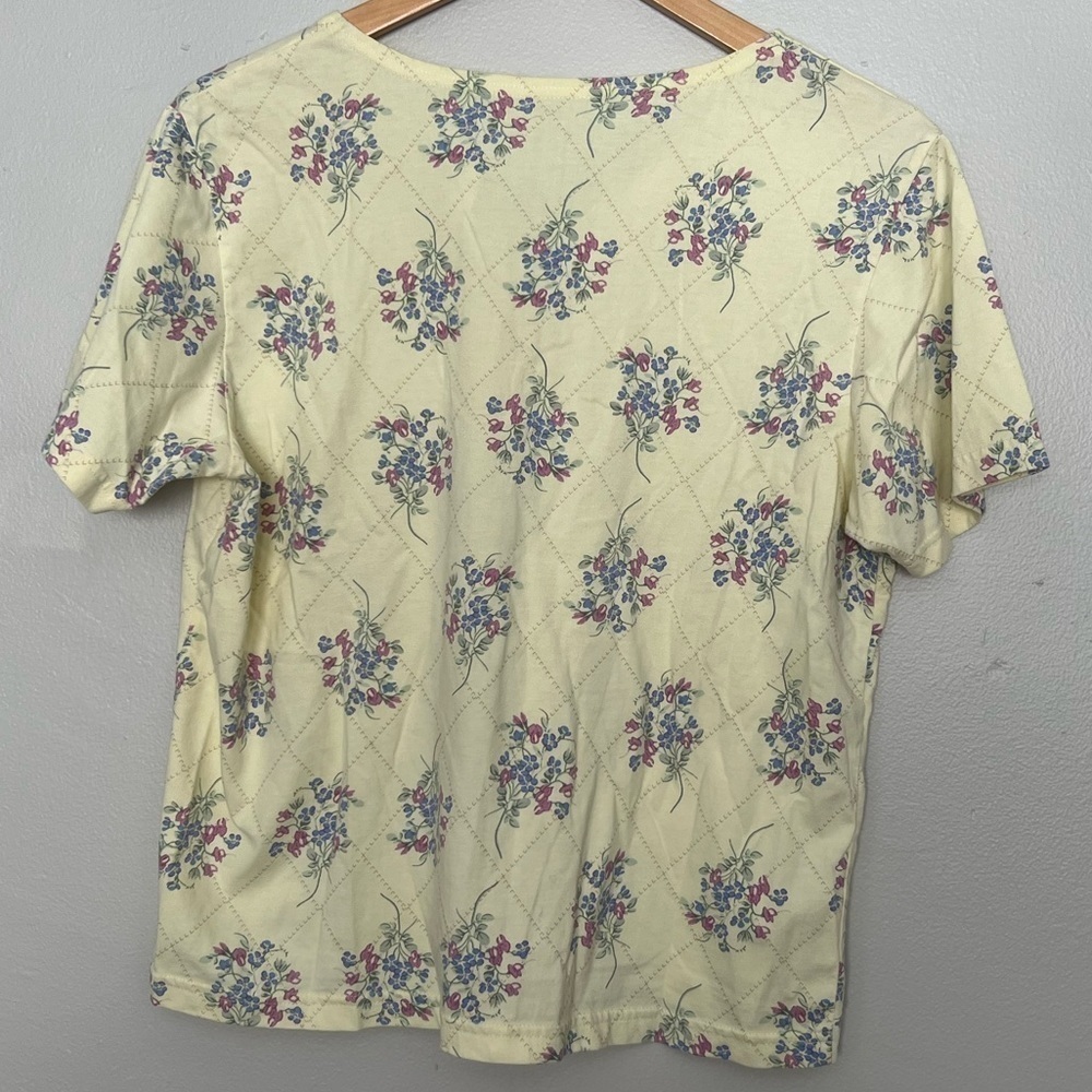 Floral bouquet cottagecore graphic quarter button t-shirt, large - Picture 3 of 4